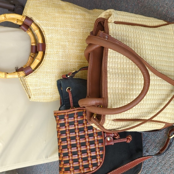 Purses - Picture 1 of 16